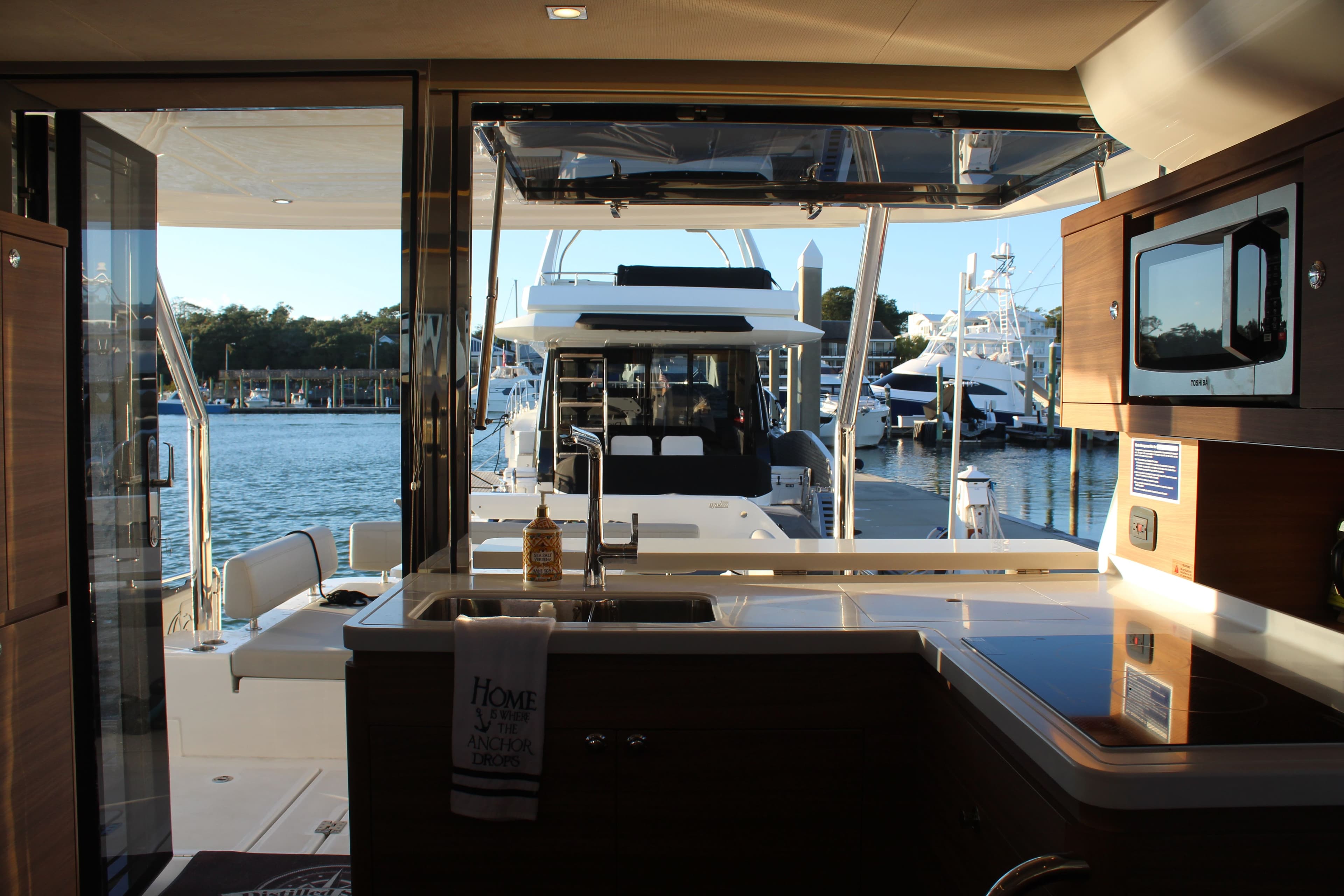 2025 Aquila 44 Yacht - 34