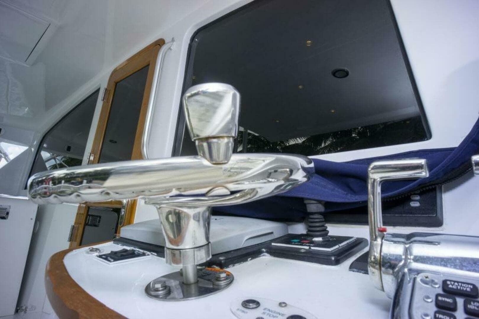 2005 Sea Force IX Enclosed Flybridge - Image 60
