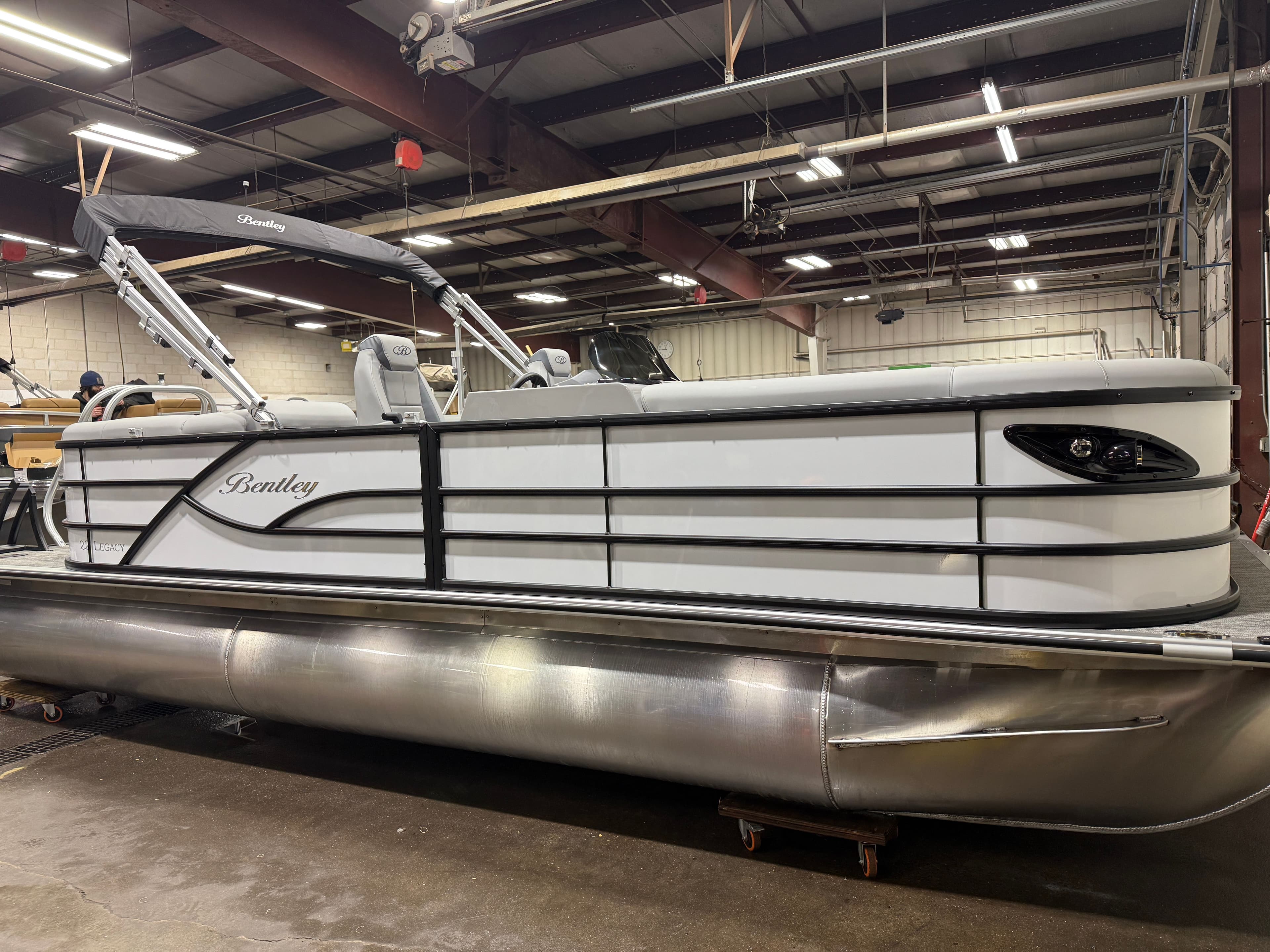 2026 Bentley Pontoons Legacy 223 Navigator Quad Lounge Tritoon & Honda 4-Stroke EFI - 48