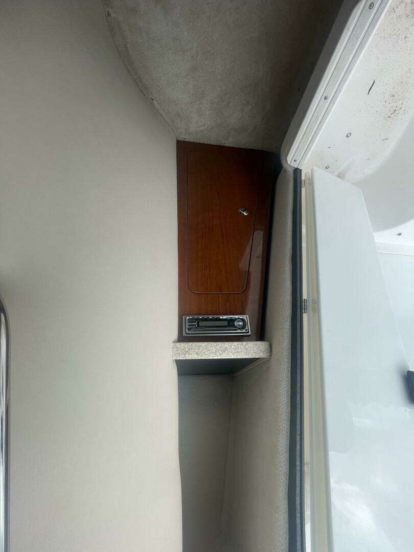 2005 Regal 2465 - Image 16