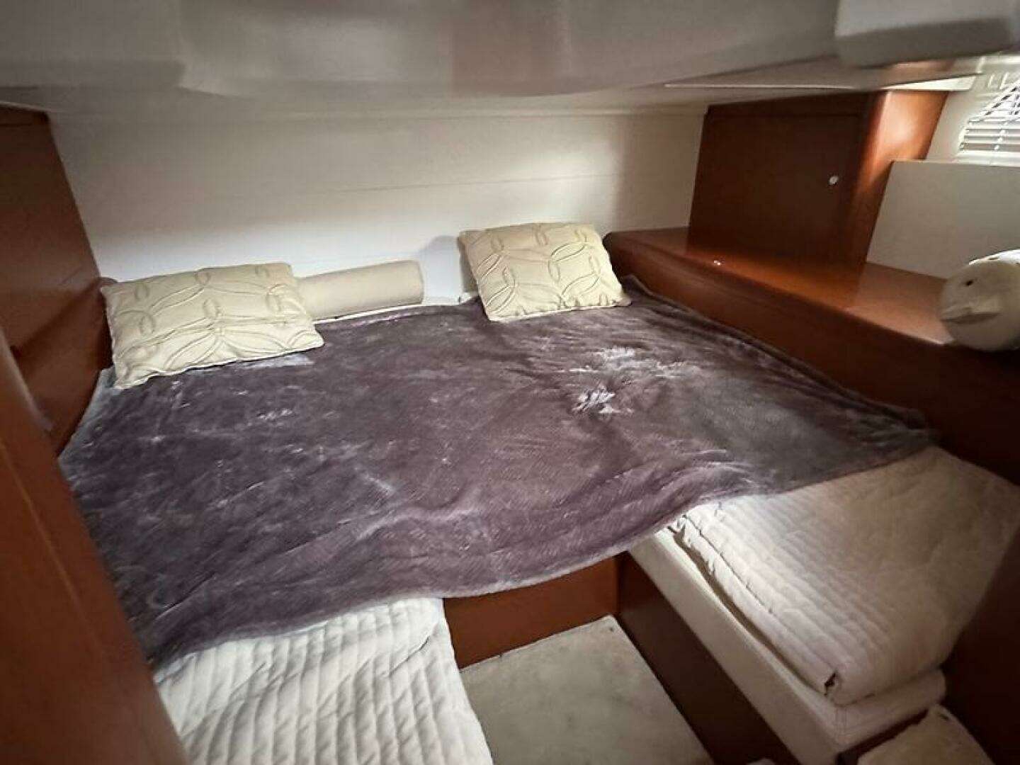 2013 Beneteau 38 Gran Turismo - Image 28