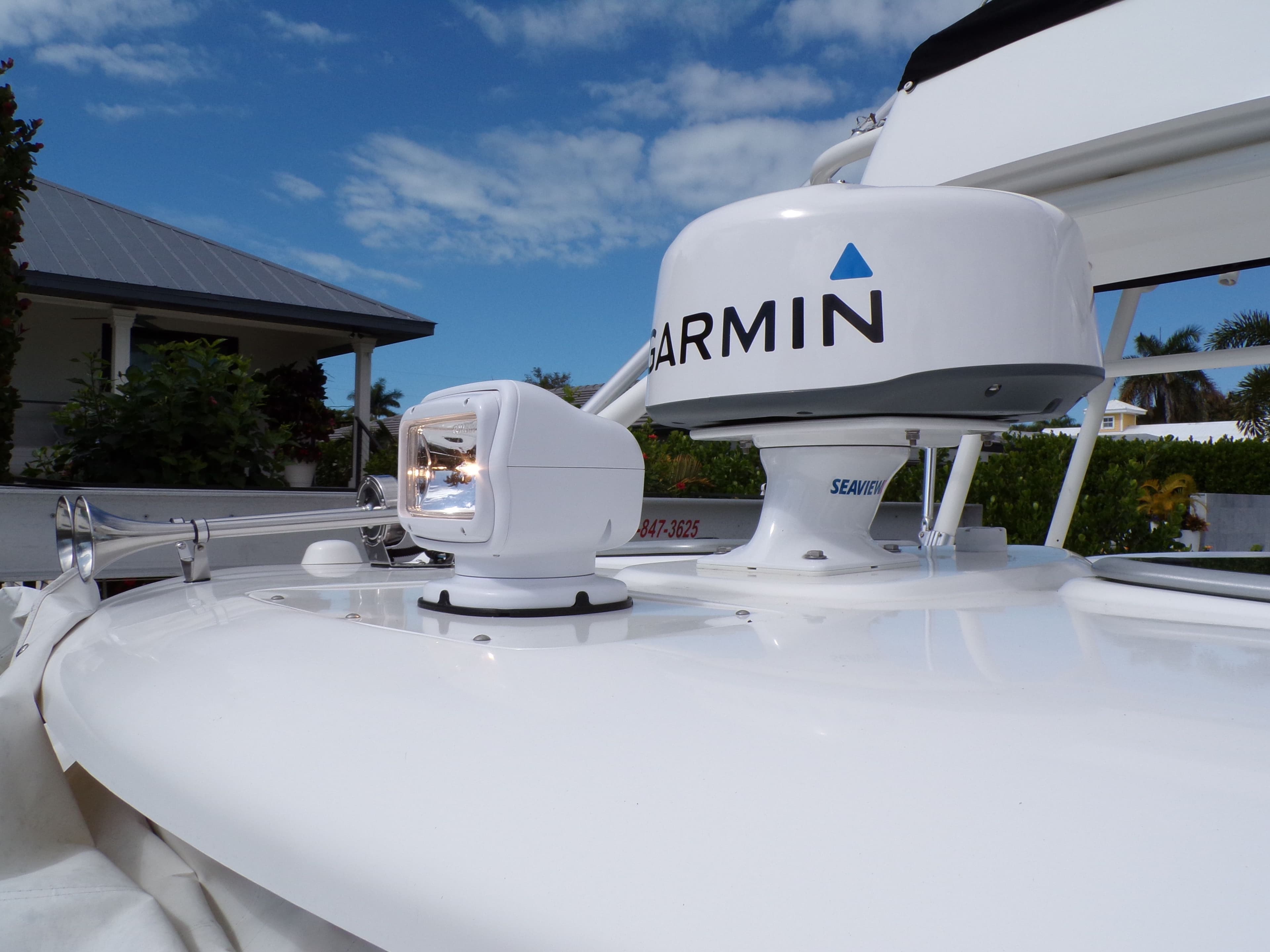 2014 Boston Whaler 345 Conquest - 13