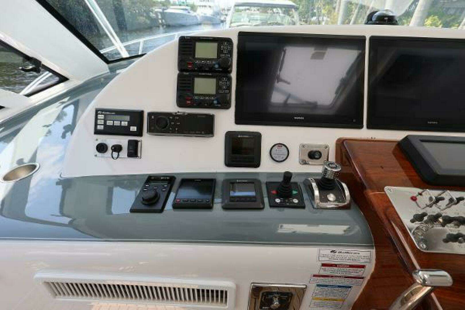 2018 Hatteras 45 Express Sportfish - Image 26