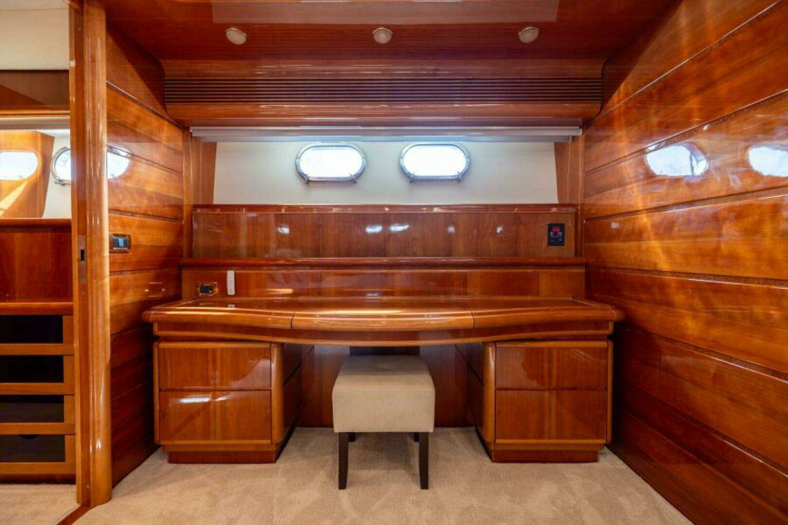2001 Ferretti Yachts 94 Raised Pilothouse - Image 13