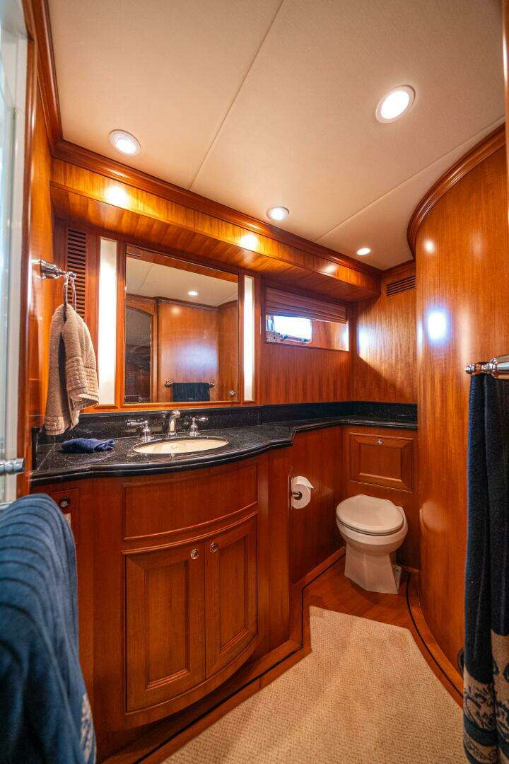 2006 Offshore Yachts 72 Pilothouse - Image 43