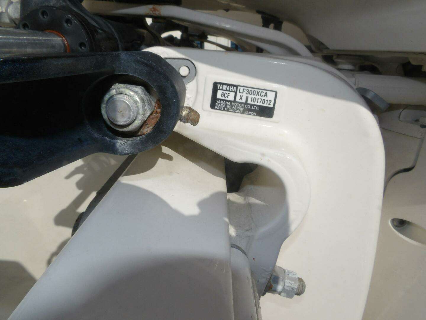 2020 Cobia 320 CC - Image 14