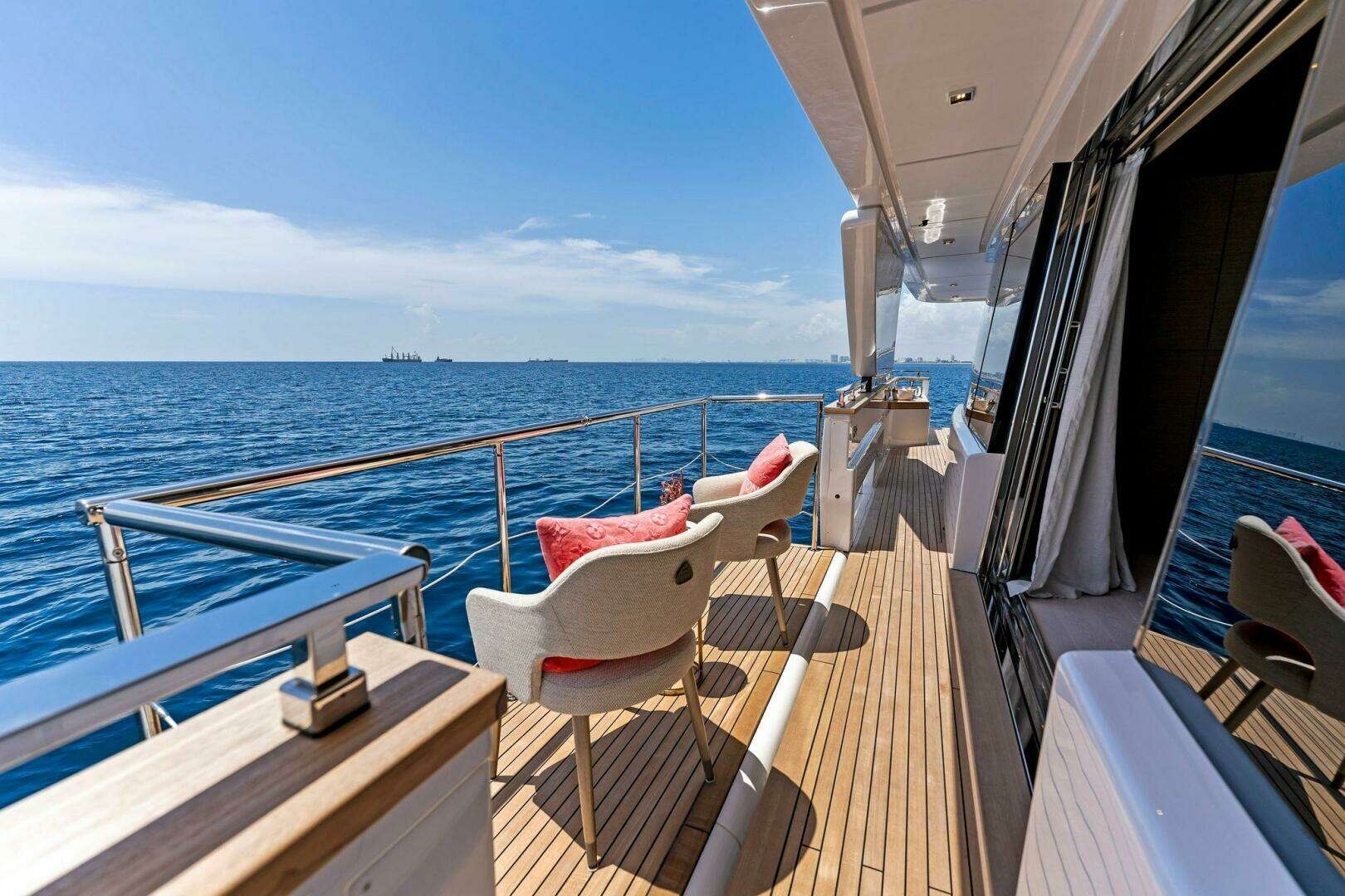 2024 Custom Line Navetta 33 - Image 63