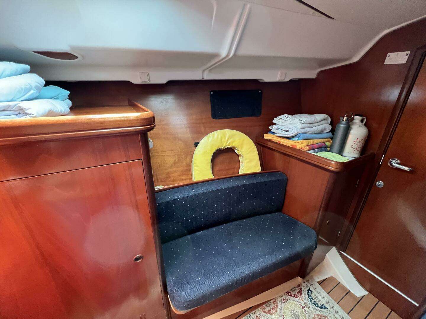 2001 Beneteau 411 - Image 10