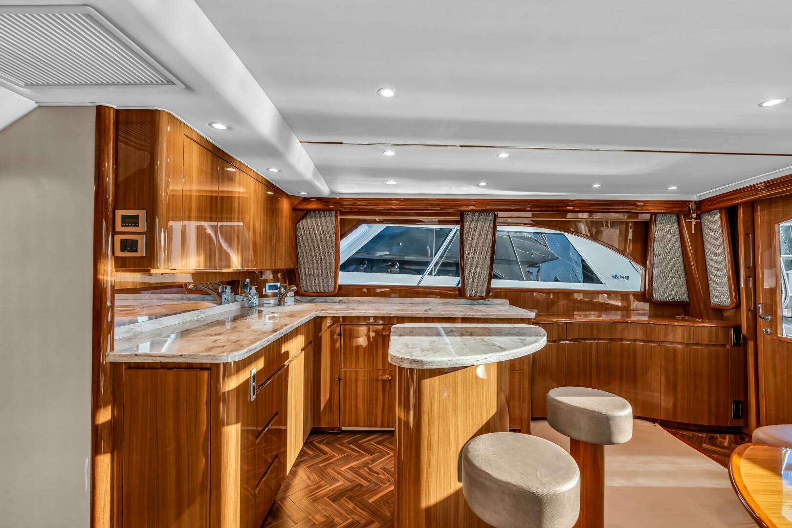 2015 Viking 46C - Image 35