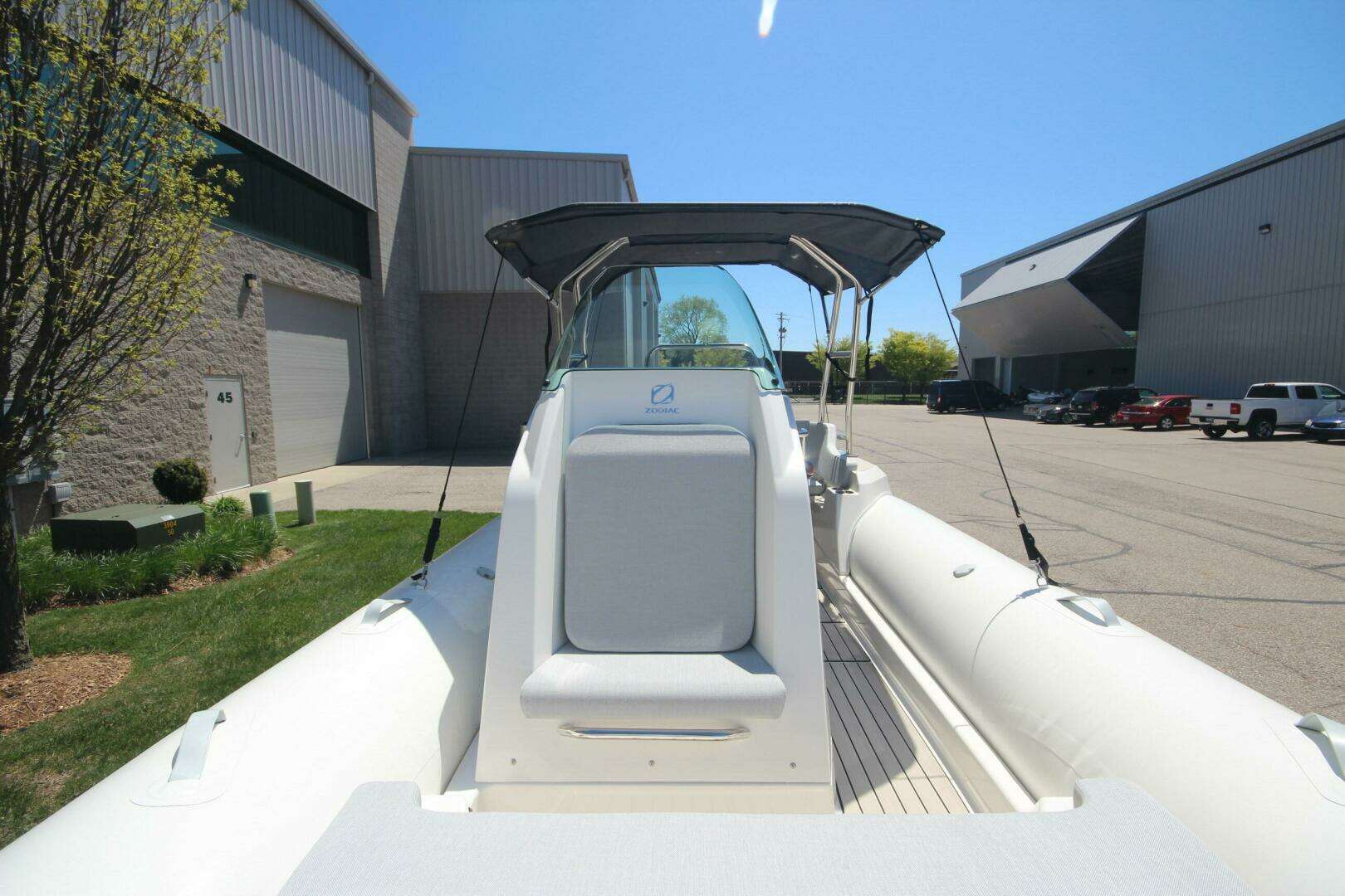 2025 Zodiac Medline 6.8 NEO - Image 24