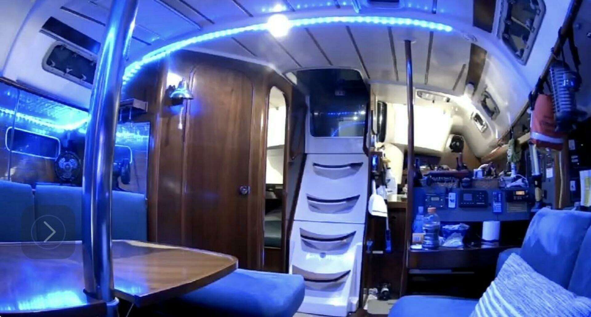 1996 Beneteau Oceanis 351 - Image 10