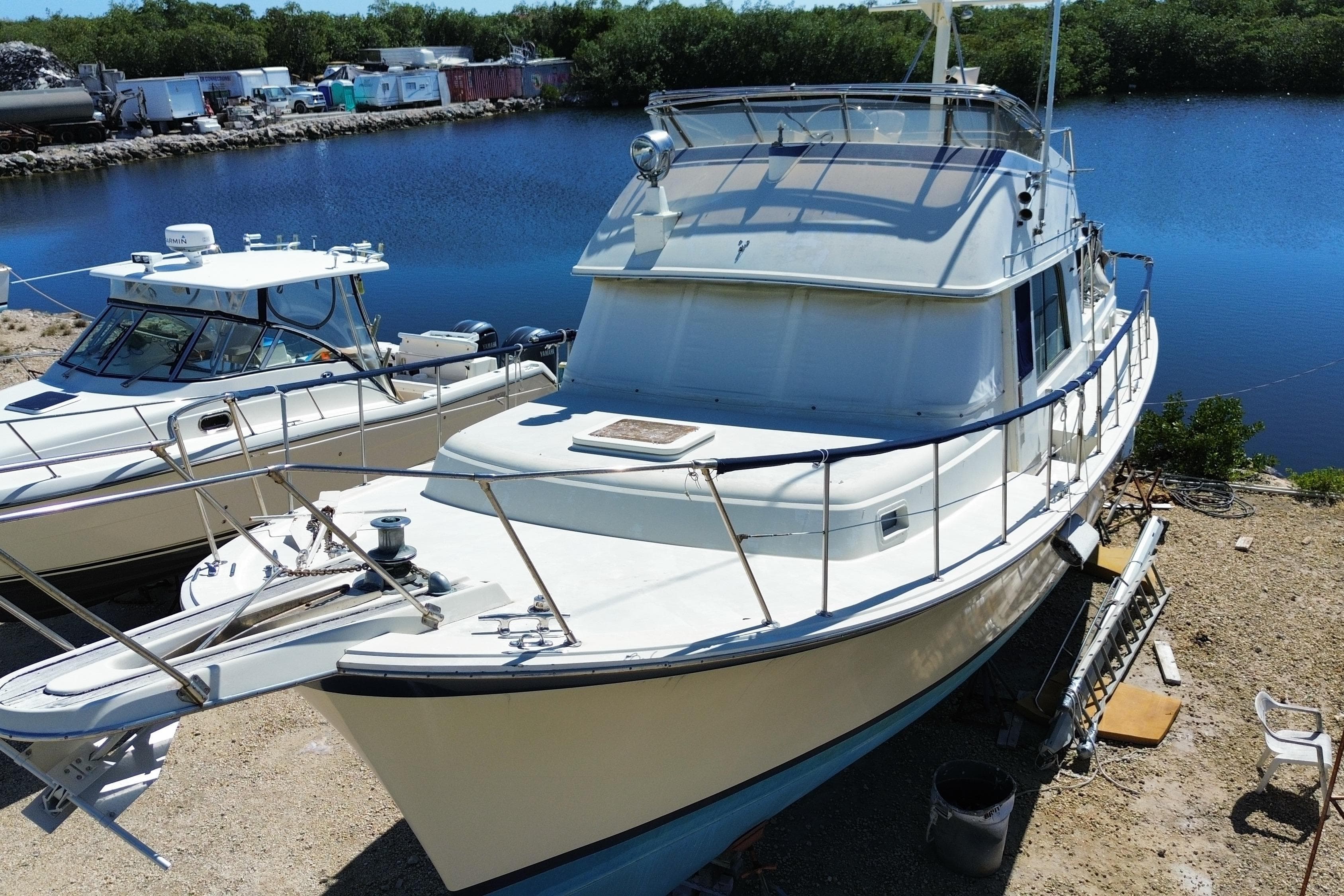 1976 Hatteras 42 Long Range Cruiser