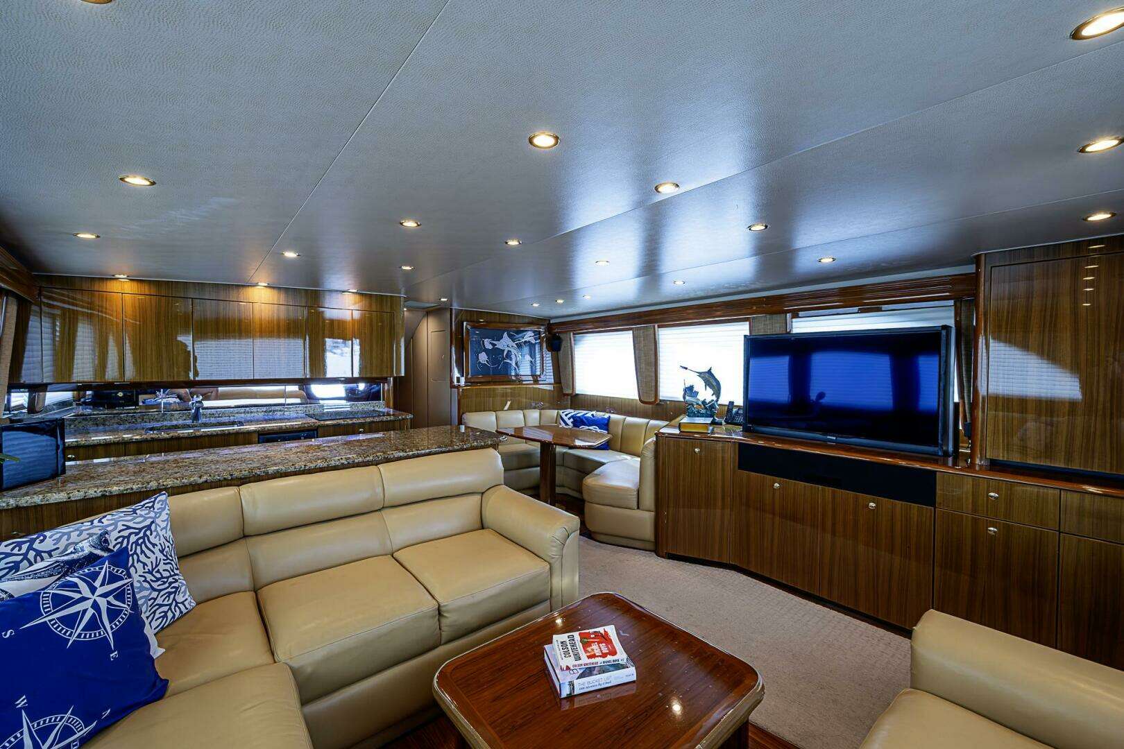 2007 Viking 64 Convertible - Image 10