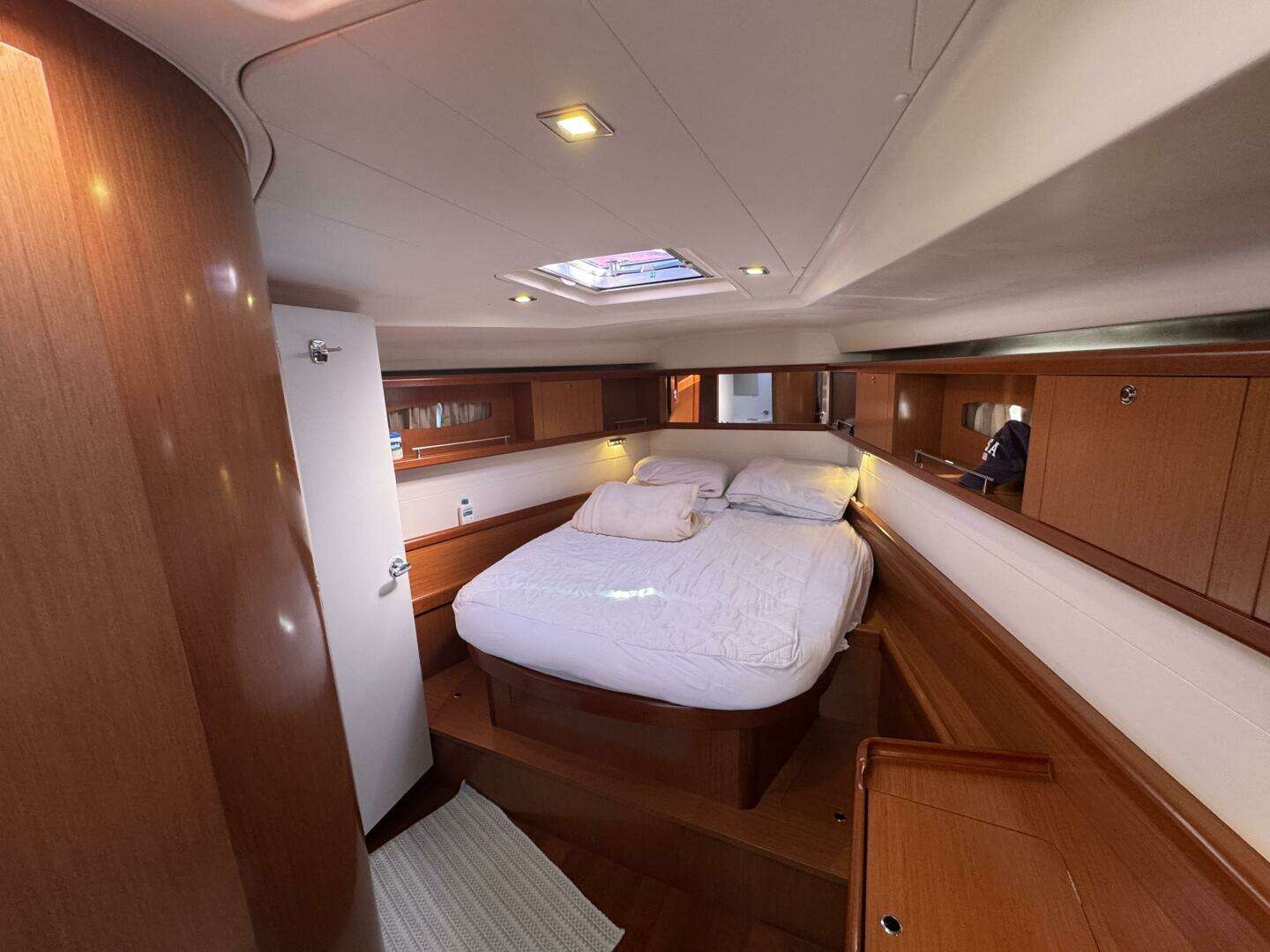 2009 Beneteau 49 - Image 22