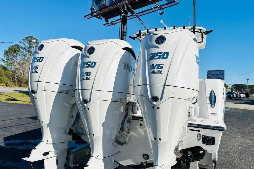 Triple Yamaha 350 V6 outboard engines on a 2025 Contender 35 ST boat.