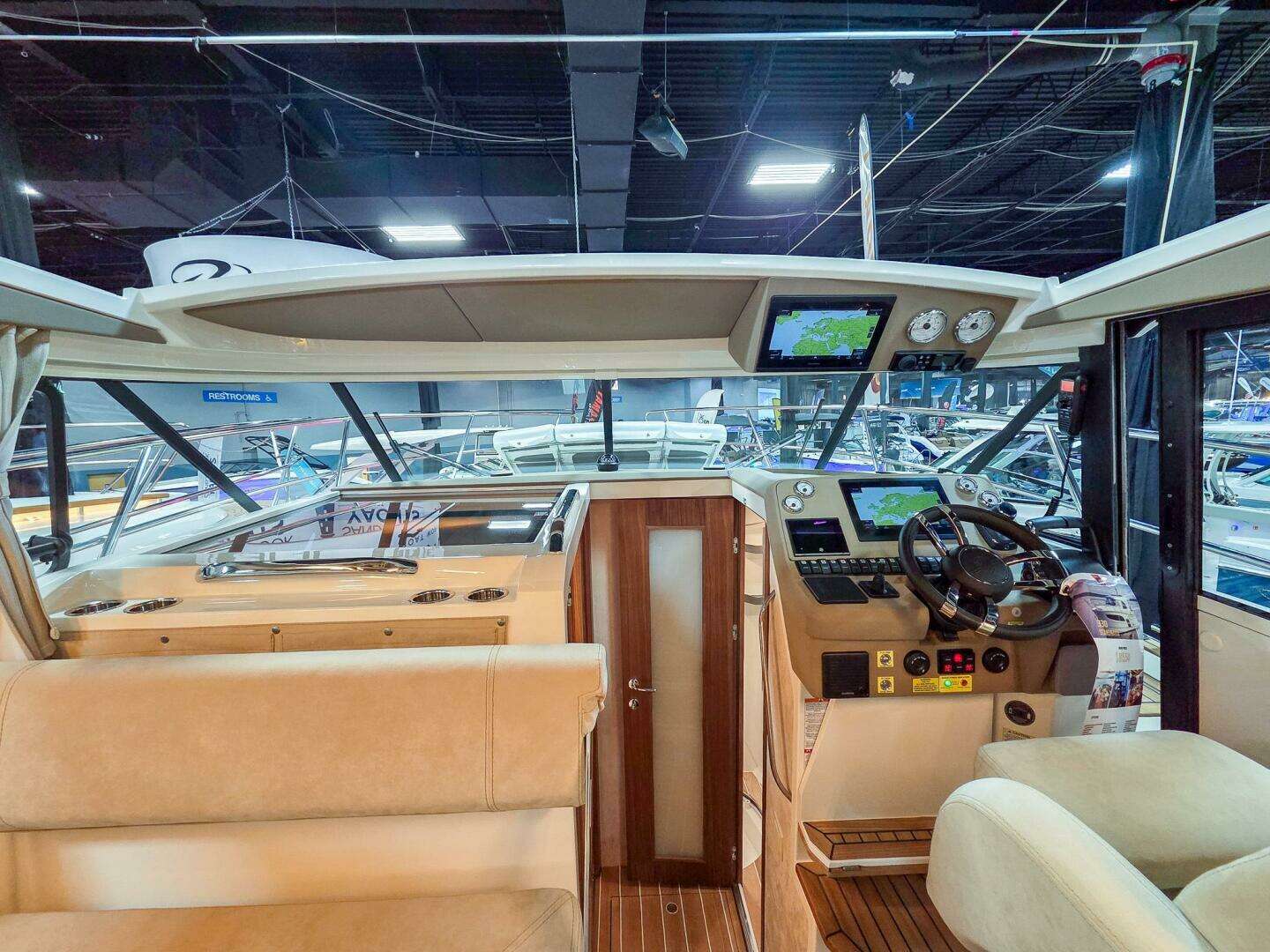 2026 Marex 330 Scandinavia - Image 8