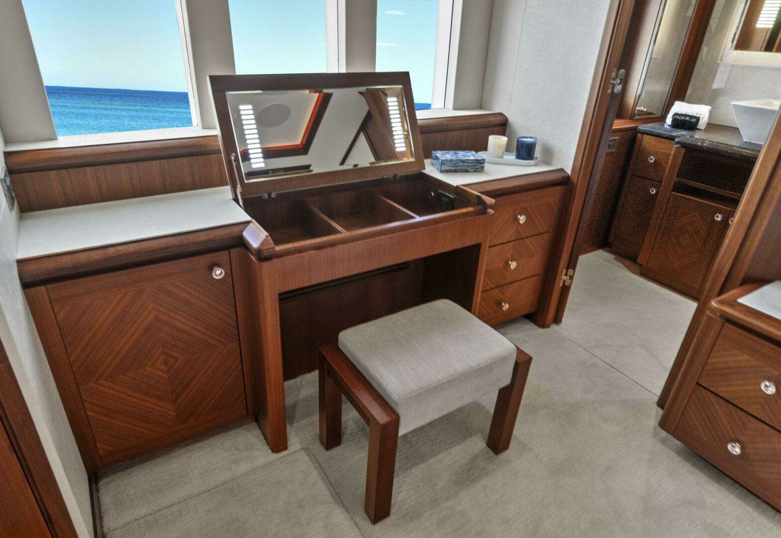2016 Ocean Alexander 85 E - Image 40