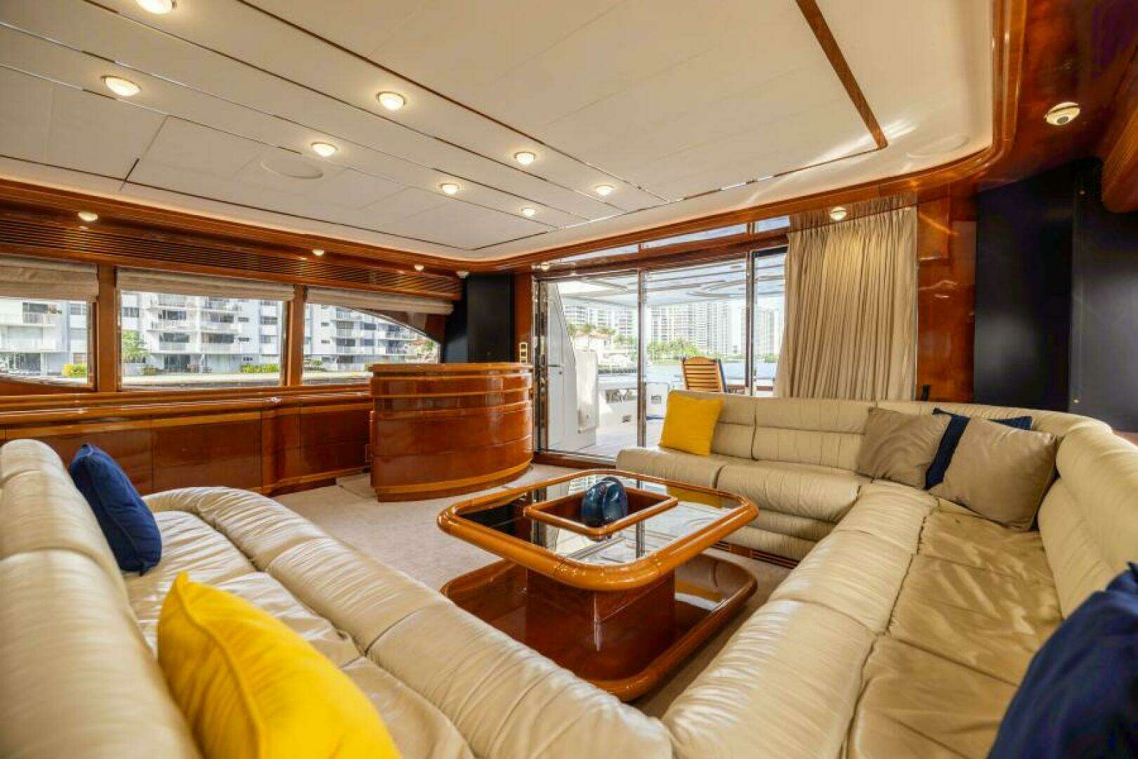 2001 Ferretti Yachts 94 Raised Pilothouse - Image 4