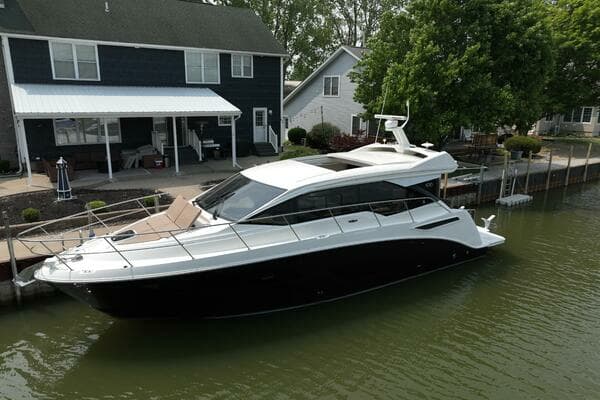 2017 Sea Ray 460 Sundancer