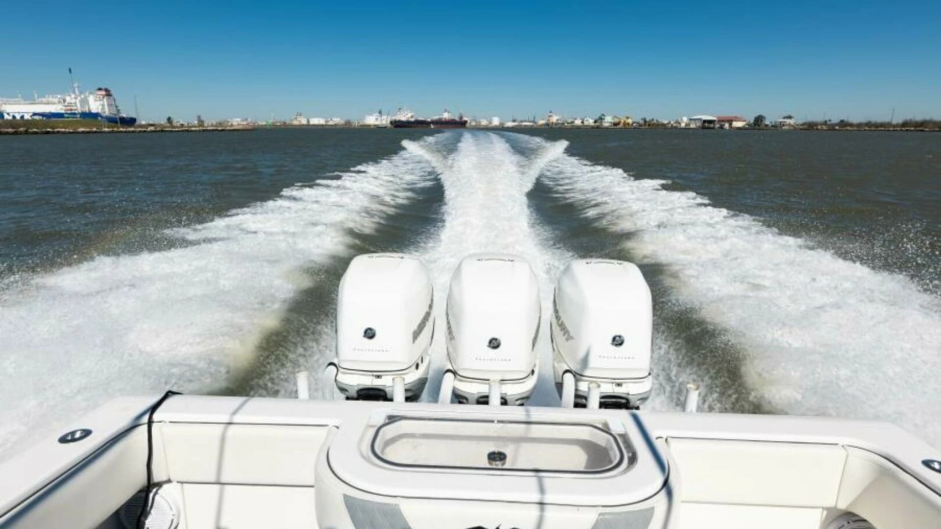 2019 Invincible 39 Open - Image 30