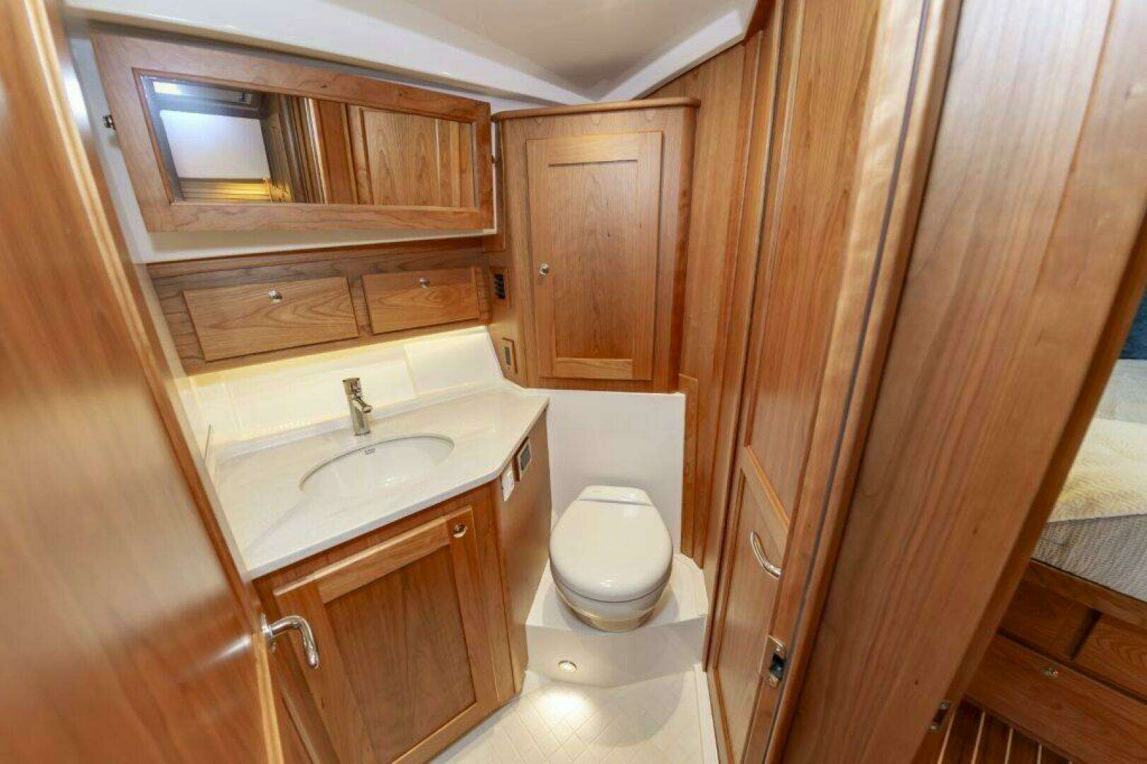 2026 Sabre 43 Salon Express - Image 42