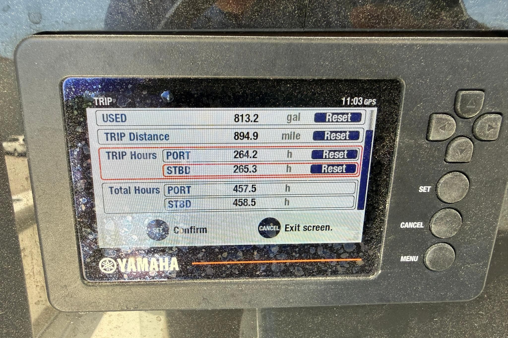 Yamaha display showing trip data for World Cat 325 CC, 2020 model.