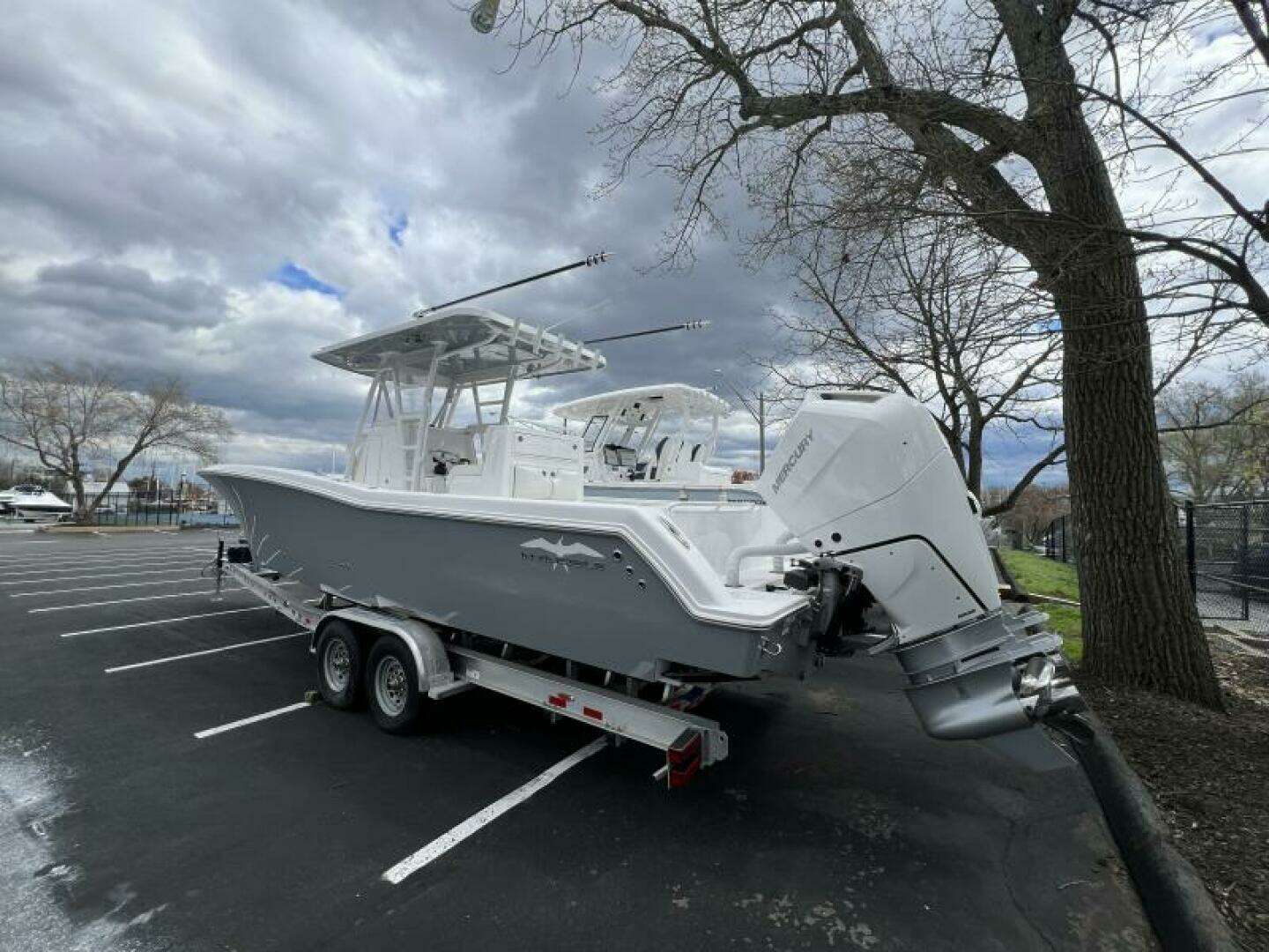 2026 Invincible 33 Open Fisherman - Image 4