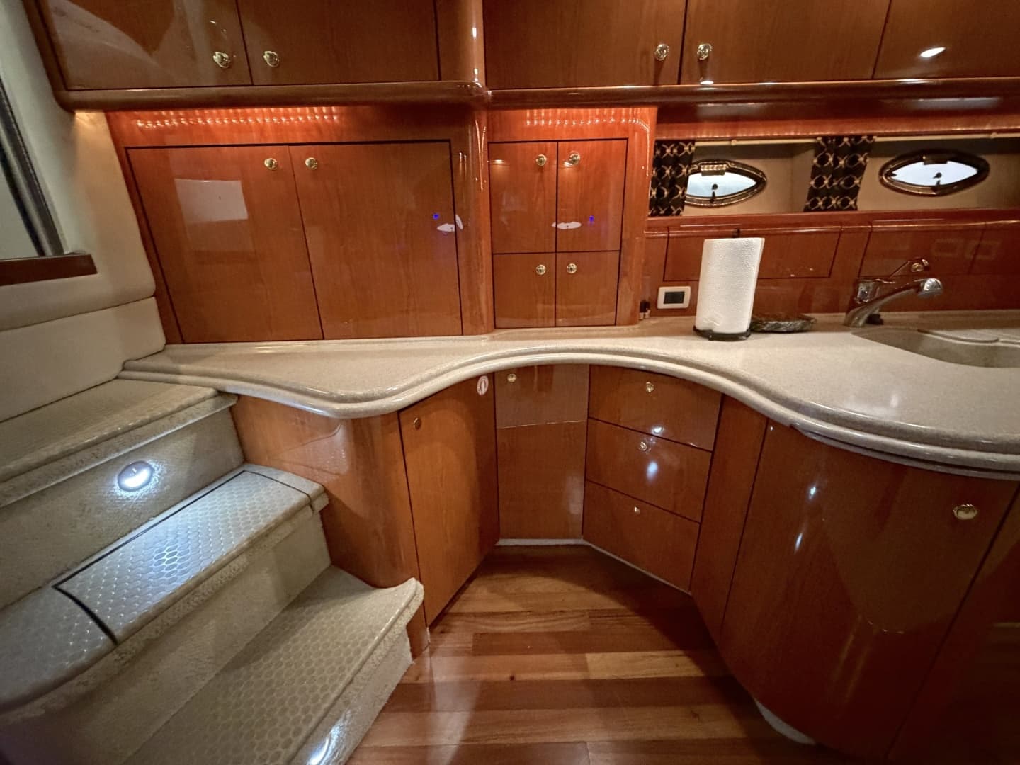 2001 Sea Ray 510 Sundancer 800 CAT - Image 24