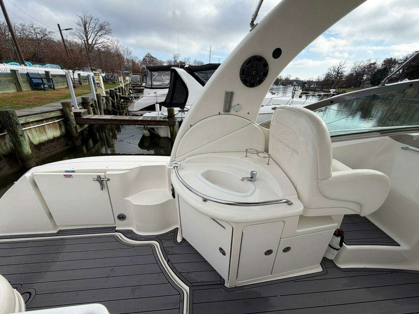 2004 Sea Ray 340 Sundancer - Image 6