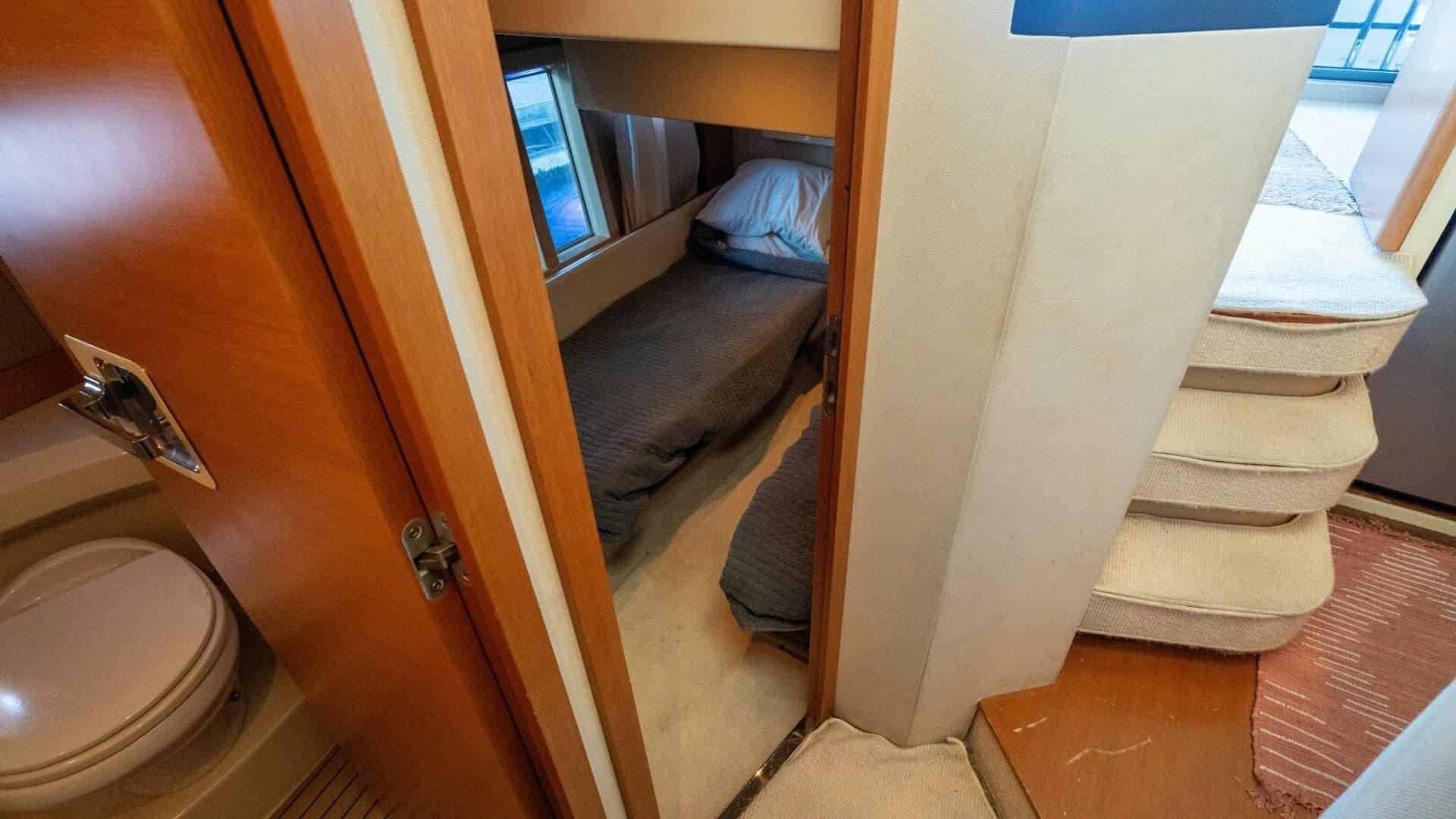 2013 Azimut 40 Flybridge - Image 21