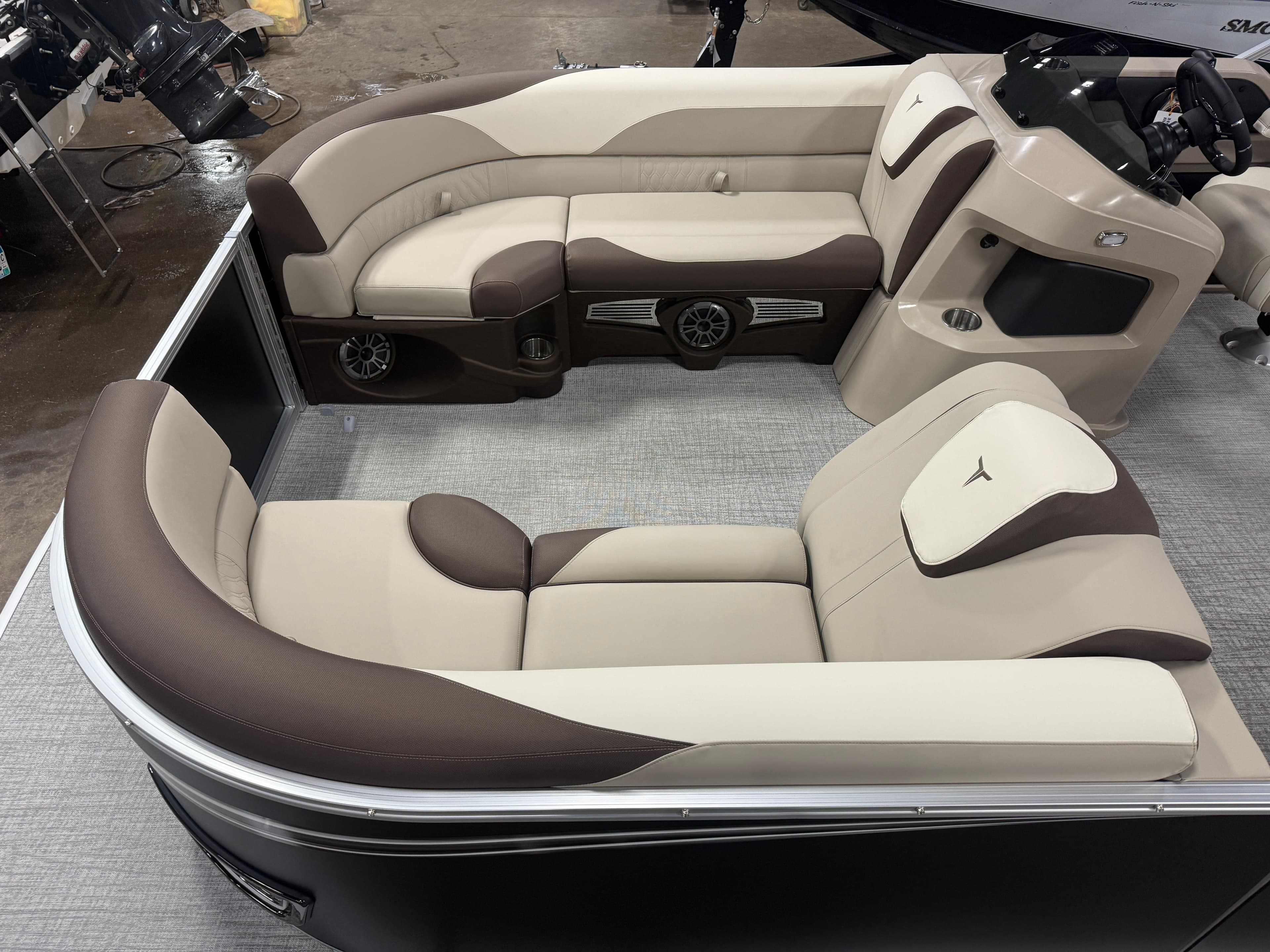 2026 Tahoe LTZ 2385 VRB Swingback & Honda 4-Stroke EFI - 3
