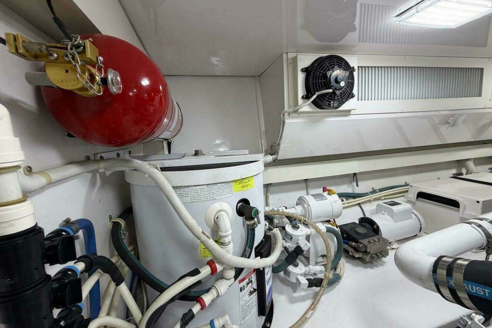 2004 Viking 56 Convertible - Image 38