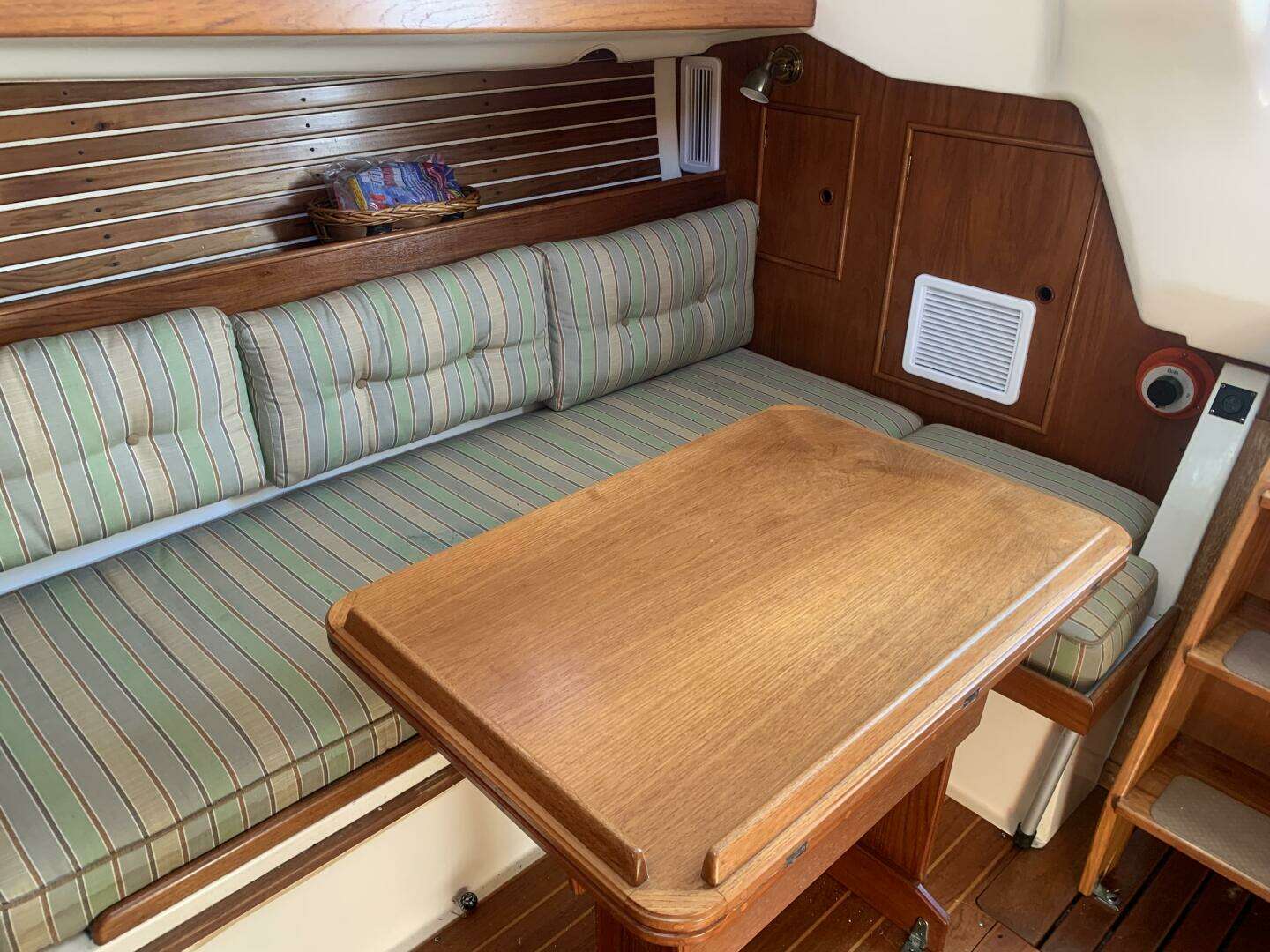 1987 Nonsuch Ultra 30 - Image 24