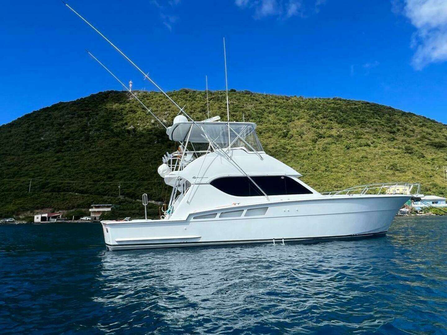 2005 Hatteras 50 Convertible - Image 6