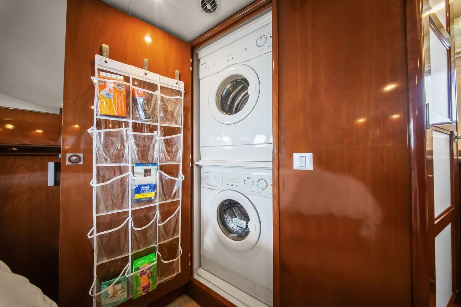 2008 Carver 56 Voyager SE - Image 24