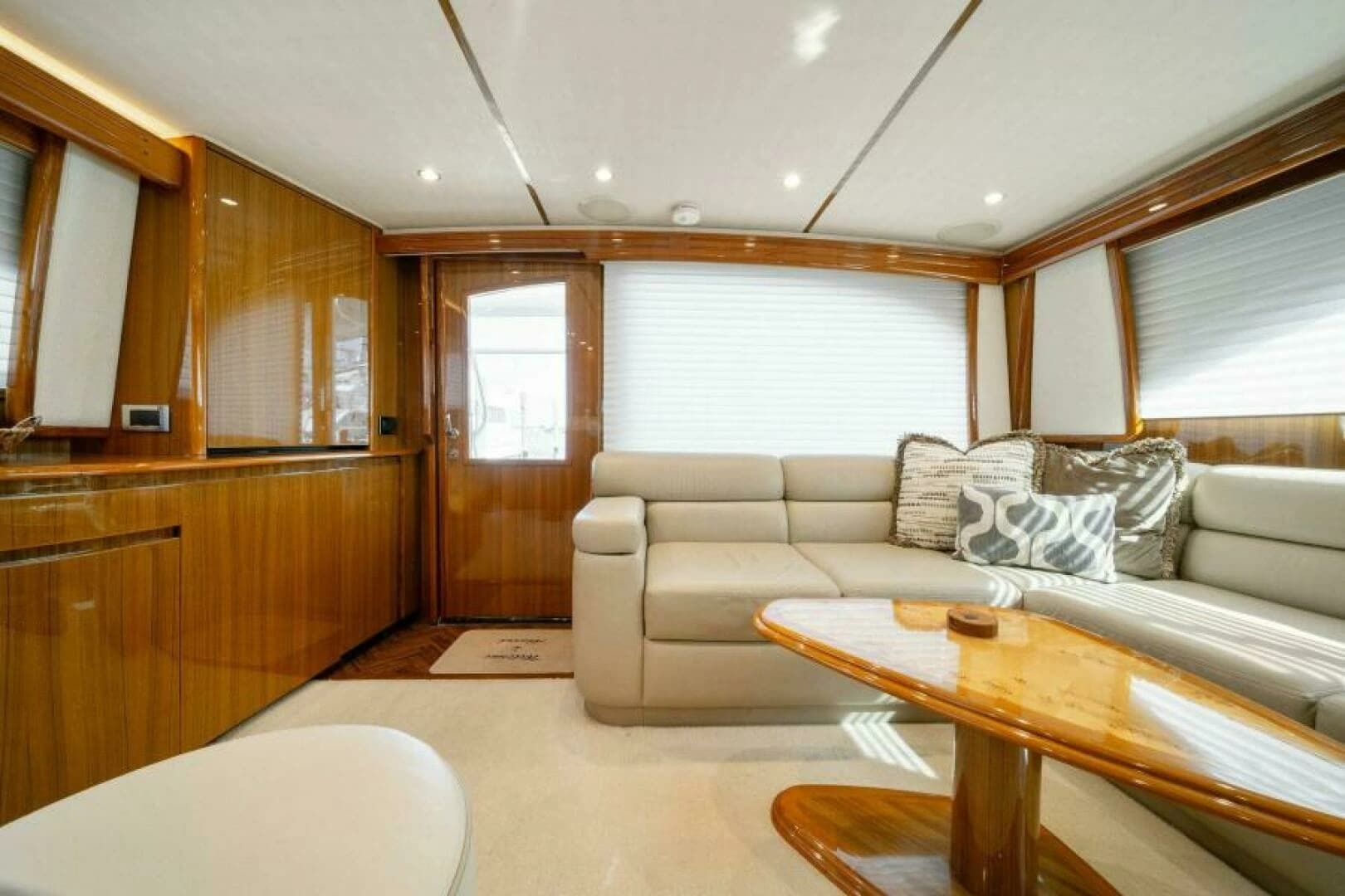 2016 Viking 55 Convertible - Image 9
