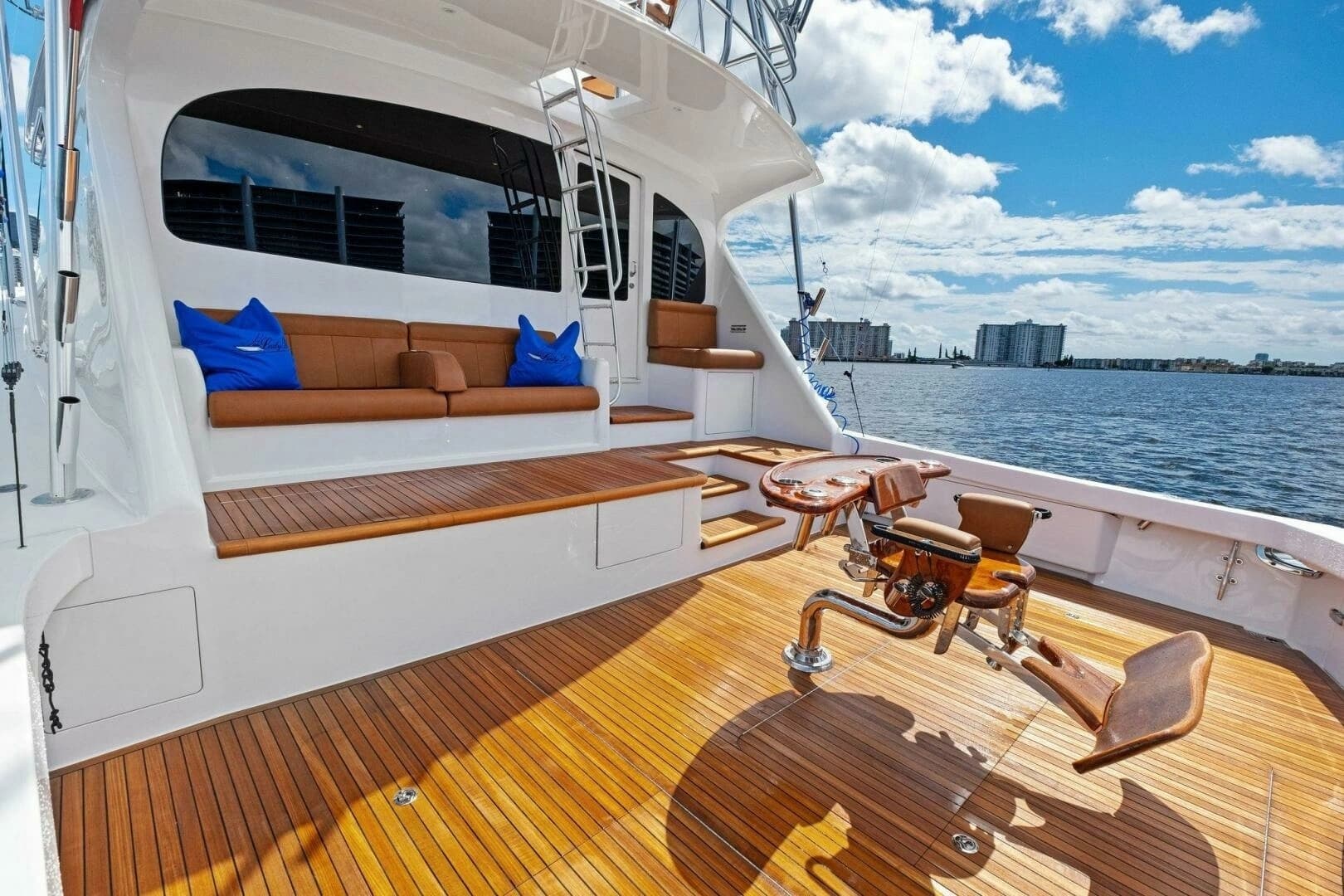 2012 Viking 82 Convertible - Image 66