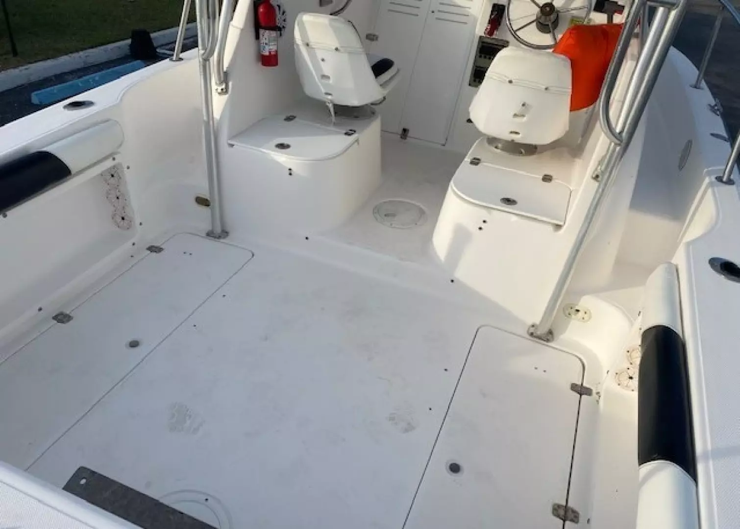 2001 Century 2300 Walkaround - Image 28