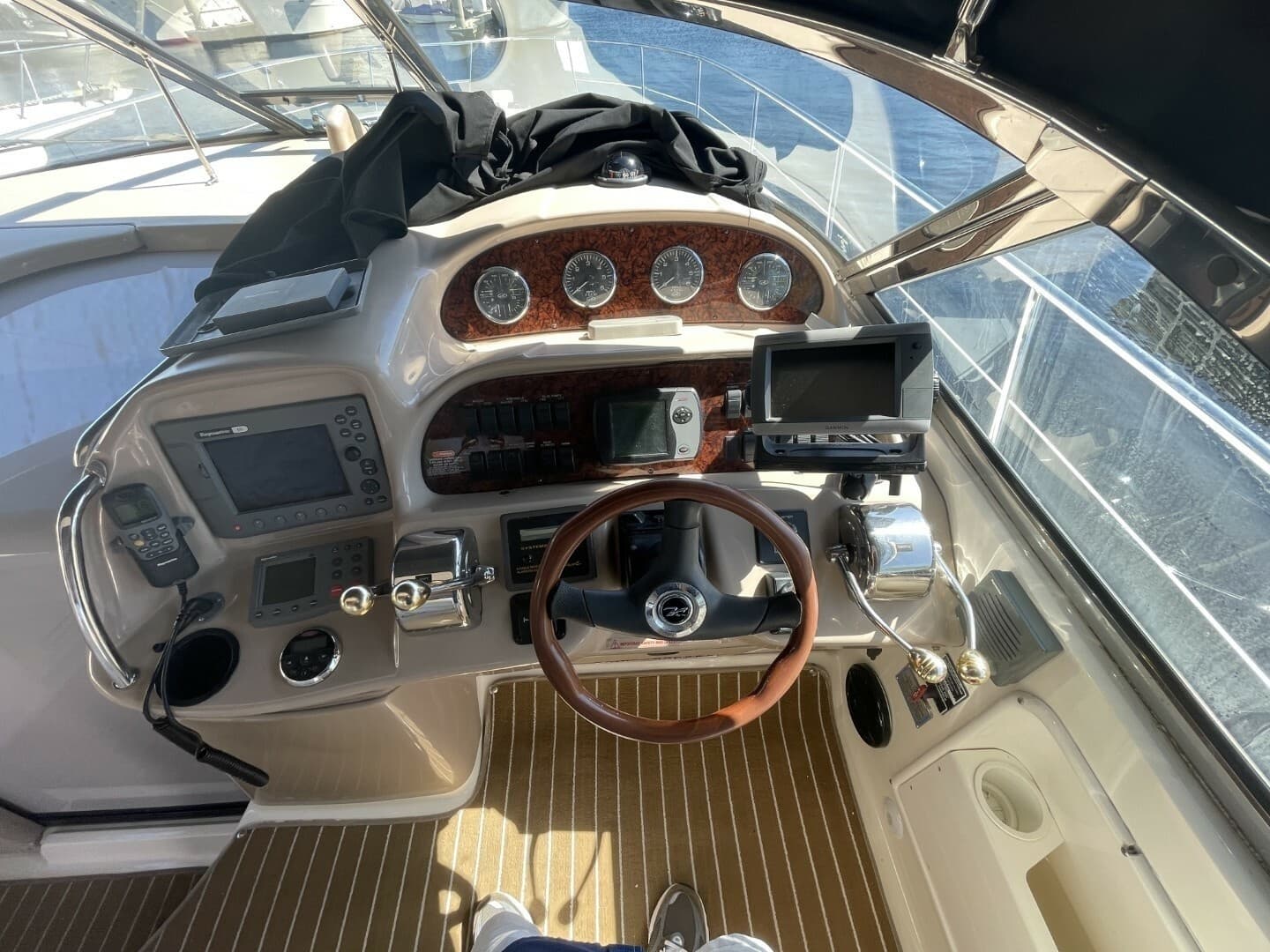 2006 Sea Ray 360 Sundancer - Image 21