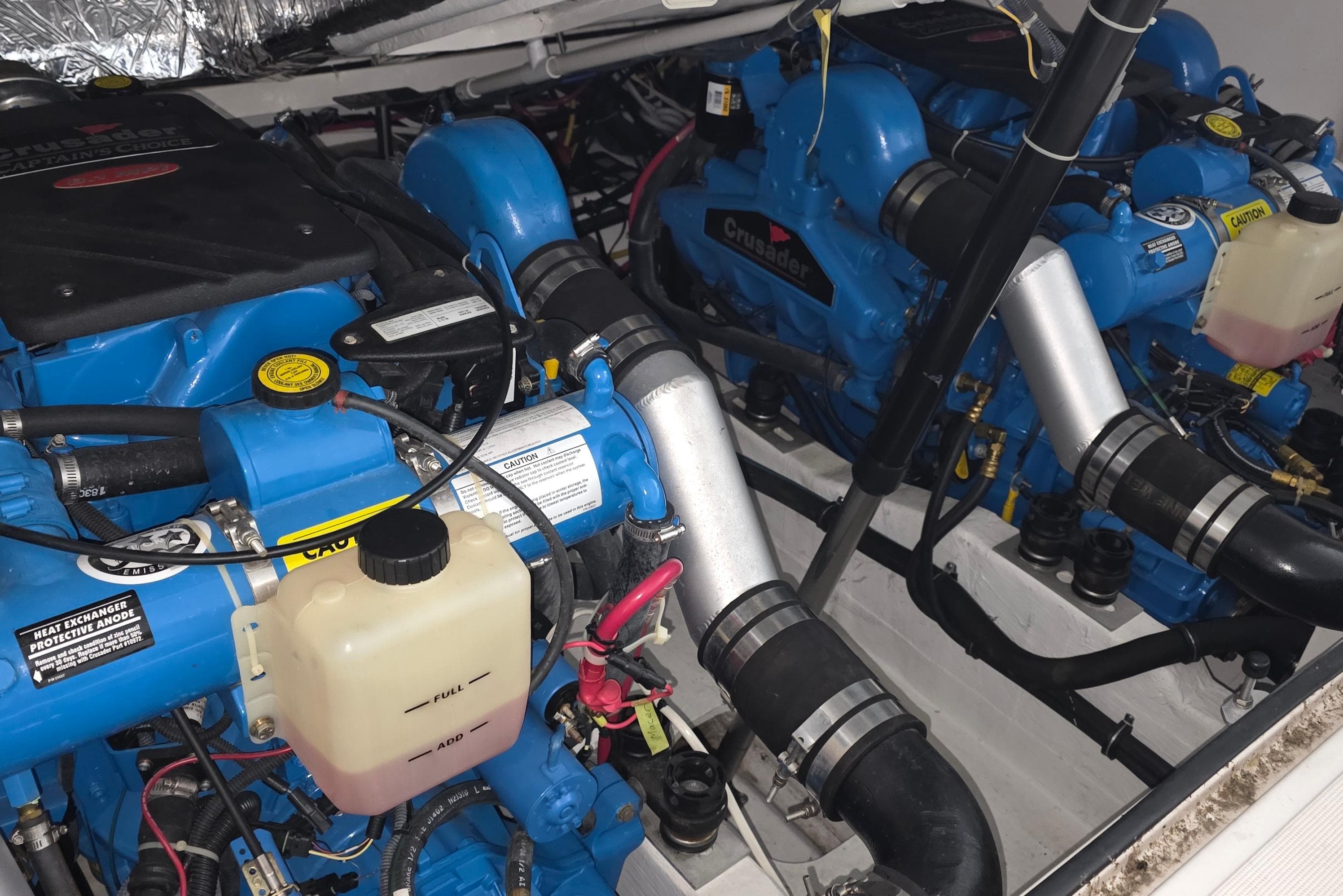 2005 Tiara 290 Coronet engine compartment with dual Crusader engines.