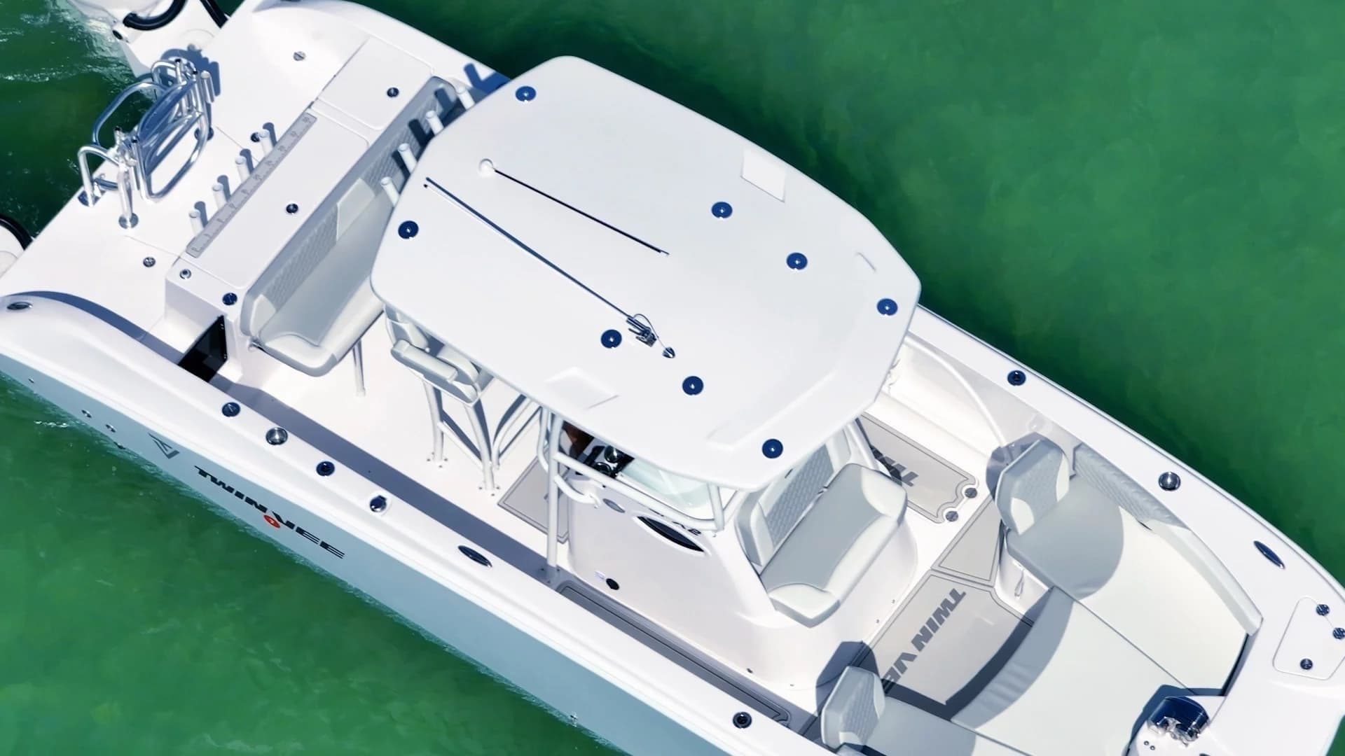 2026 Twin Vee 240 GFX2 CC - Image 4