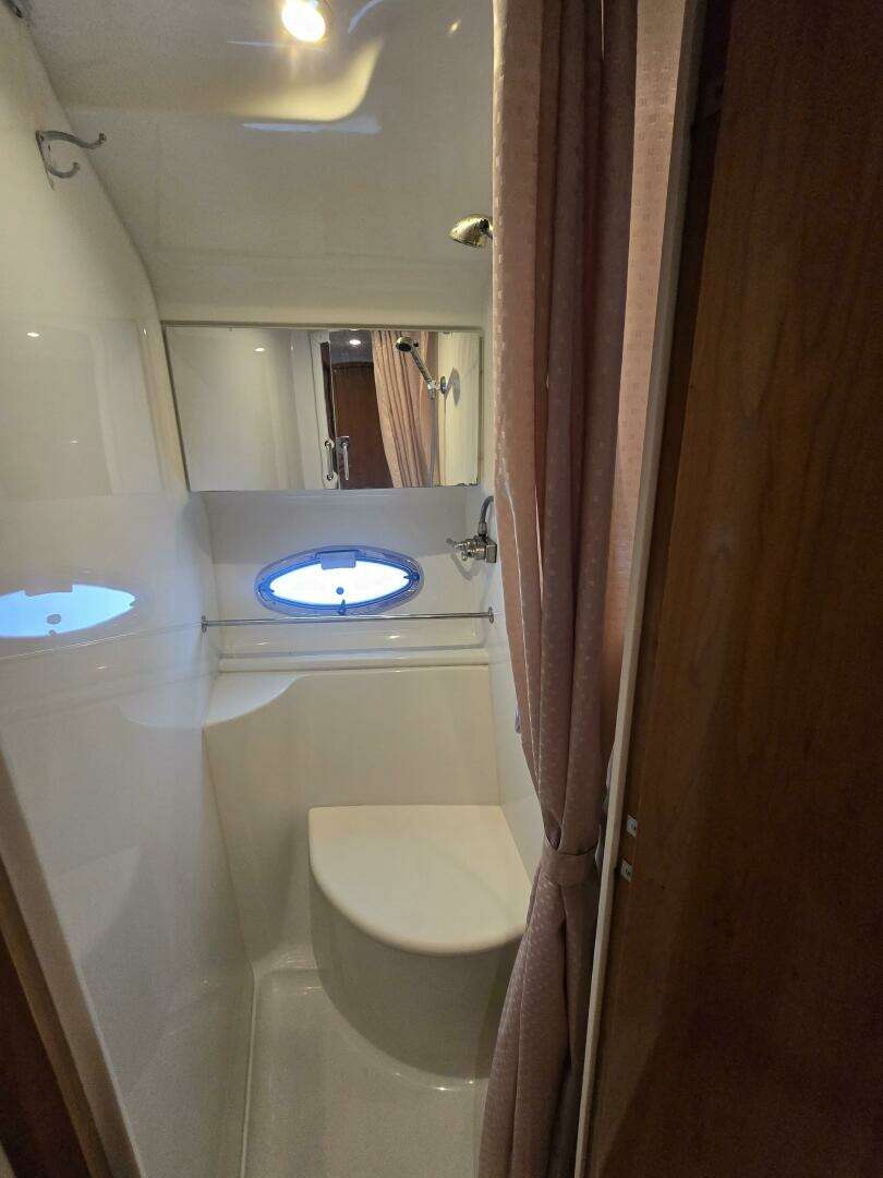 2002 Carver 444 Cockpit Motor Yacht - Image 59