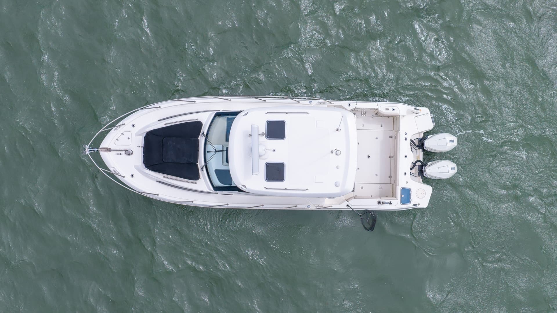 2020 Boston Whaler 325 Conquest - Image 6