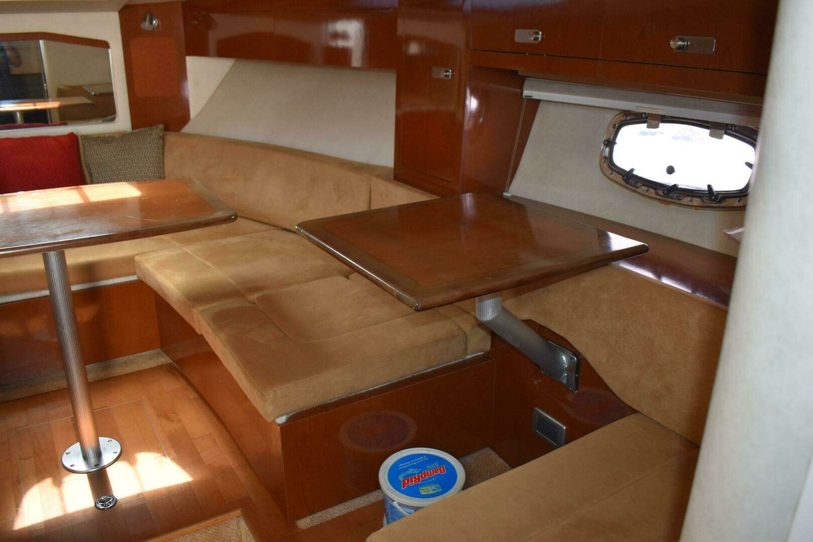 2011 Sea Ray 310 Sundancer - Image 38