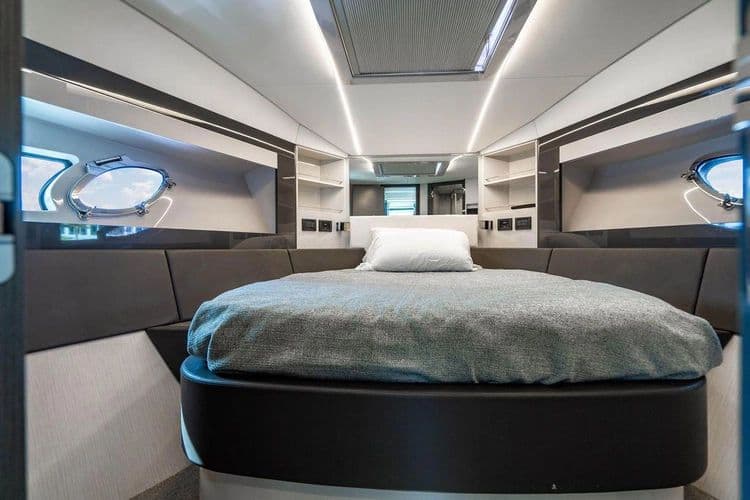 2018 Pershing 5x - Image 45