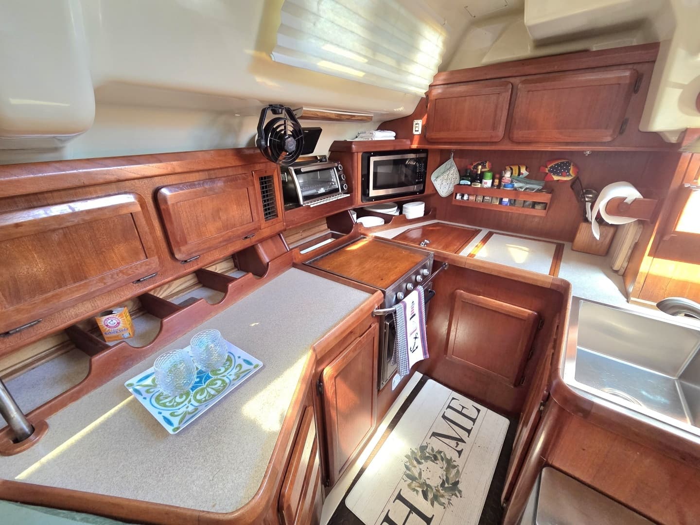 1991 Hunter Passage 42 - Image 11