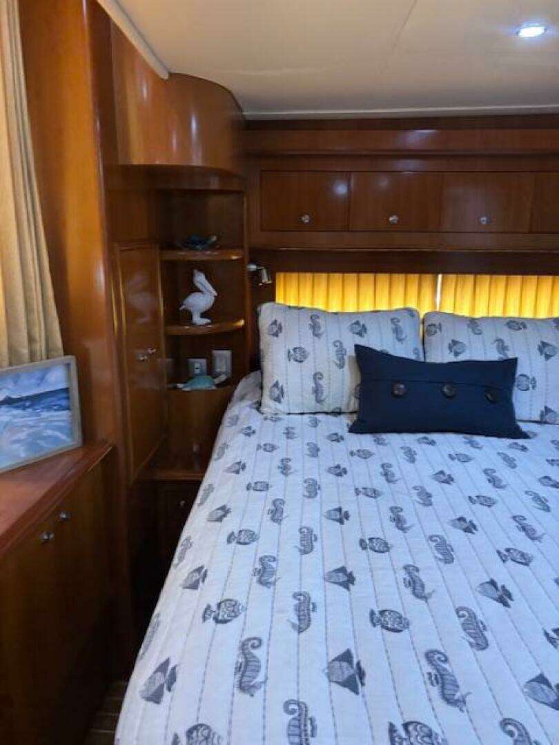 2006 Carver 43 Motor Yacht - Image 113