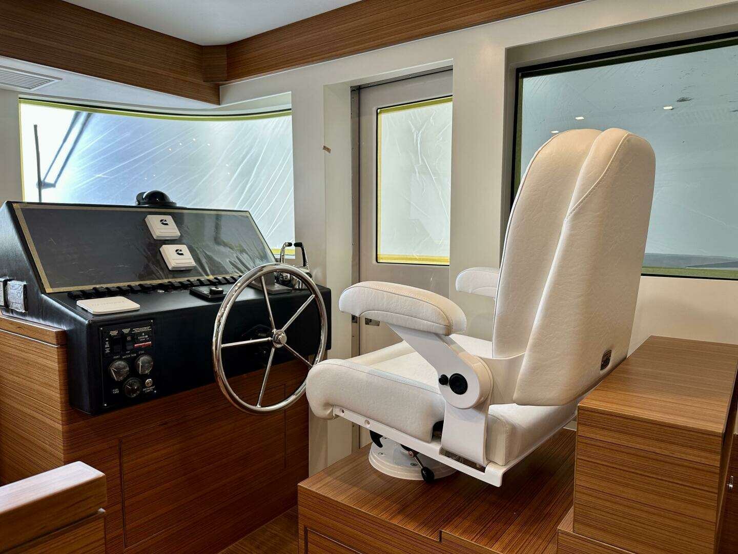 2027 Outback Yachts 50 - Image 12