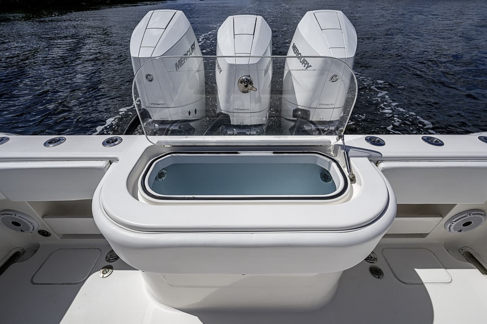 2015 Invincible 42 Open Fisherman - Image 17