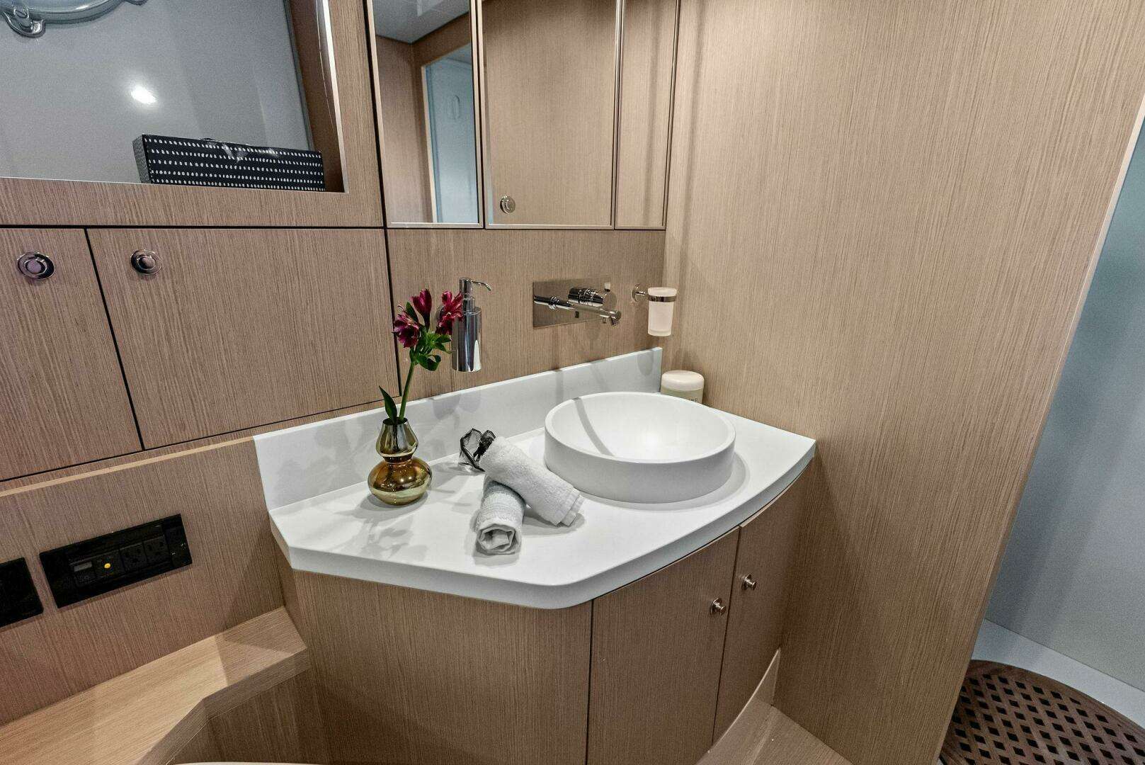 2015 Riva 63 Virtus - Image 60